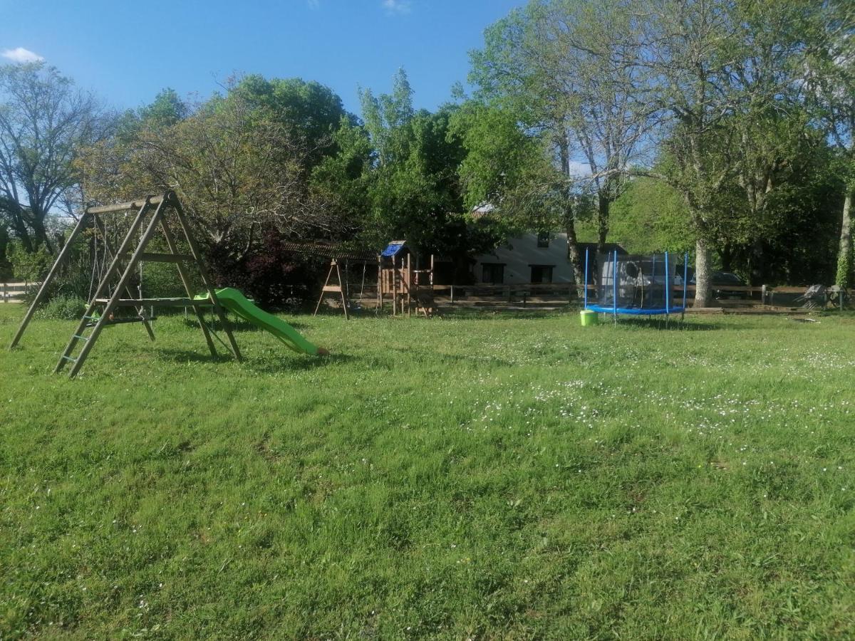 Emplacement Tente Camping Car Saint-Aubin-de-Nabirat Luaran gambar
